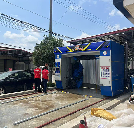四川加油站安装日森龙门往复式洗车机